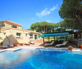 Marbella Villa Sleeps 15 Pool Air Con WiFi