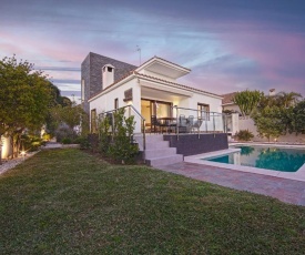 Modern Villa close to Costabella beach