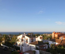 Rooftop Villa - chalet en Cabo Pino con vistas al mar, jardines y piscina