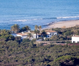 Beach house private access to Valdevaqueros beach with pool and AC free wifi