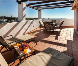 Stunning Penthouse by Rafleys on Marbella Golden Mile